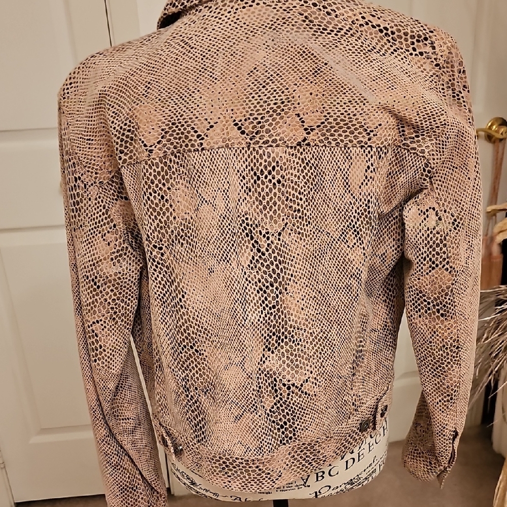 Liz Claiborne Tan Snake Print Jean Jacket - Picture 3 of 14
